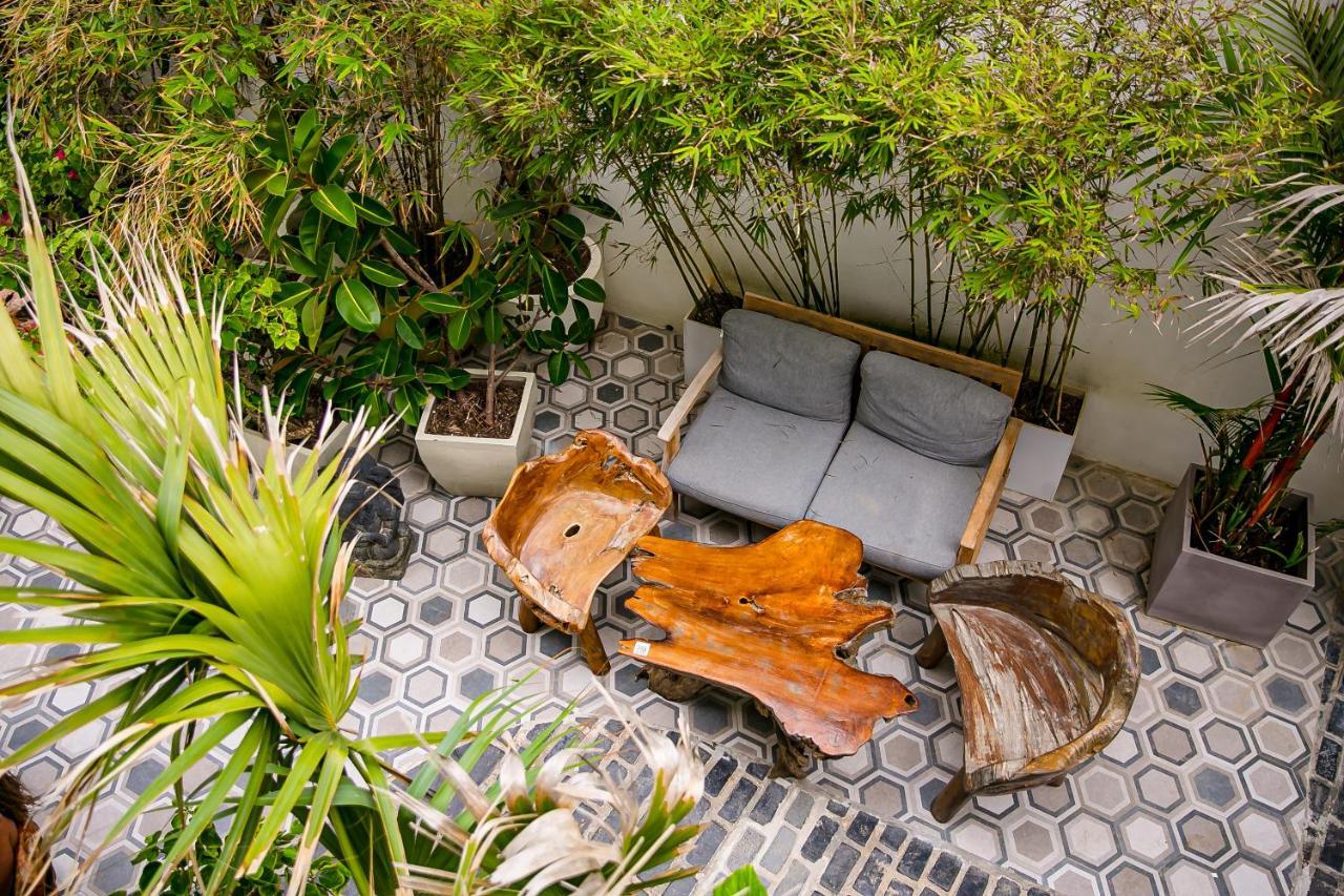 Numero Uno Beach House San Juan Exterior photo