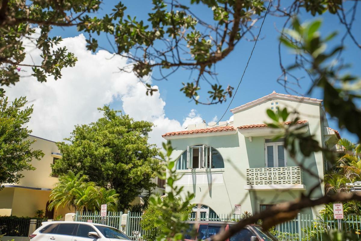 Numero Uno Beach House San Juan Exterior photo
